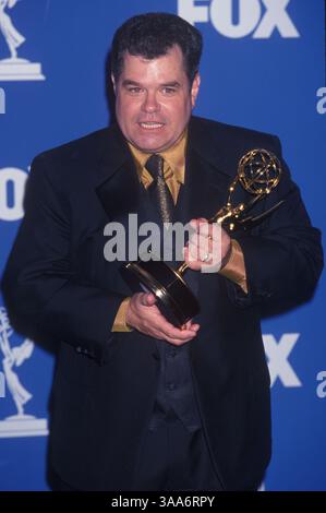 September 1999; Los Angeles, CA, USA; MICHAEL BADALUCCO bei den 51. jährlichen Primetime Emmy Awards am Schrein. Stockfoto