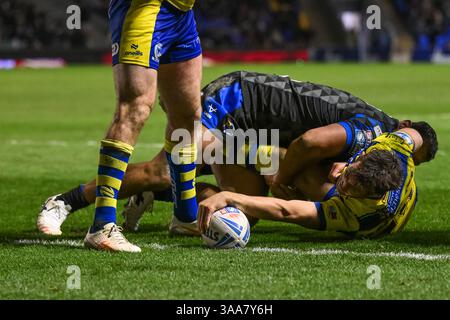 WARRINGTON, ENGLAND – 28. MÄRZ 2025: Stefan Ratchford von Warrington Wolves geht in die Betfred Super League Runde 6 Warrington WOL Stockfoto