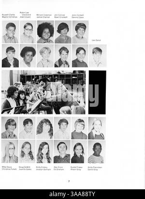 In diesem Jahrbuch der Marshall University werden die Leistungen von Studenten, Dozenten, Leichtathletik und großen Veranstaltungen aus dem akademischen Jahr 1972-1973 vorgestellt. Stockfoto