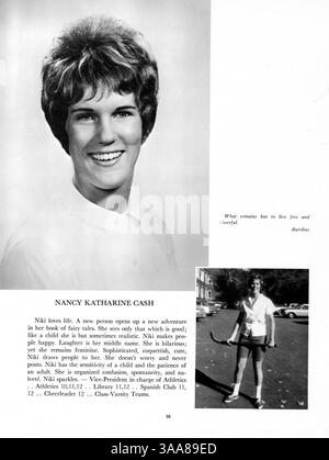 Diese Ausgabe 1963 von Tatler, Northrop Collegiate's Jahrbuch, behandelt das Schuljahr 1962-1963 und dokumentiert Schüler, Lehrer, Vereine, Sportveranstaltungen, und wichtige Schulaktivitäten. Die Werbung wurde auf den Seiten 133-134 und 153–154 gestrichen. Stockfoto