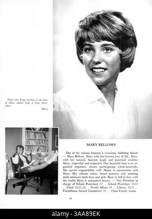 Das Jahrbuch Tatler 1963 von Northrop Collegiate zeigt Studenten, Dozenten, Sportmannschaften, Vereine und Schulveranstaltungen des akademischen Jahres 1962-1963. Die Werbung wurde von den Seiten 133-134 und 153 bis 154 entfernt. Stockfoto