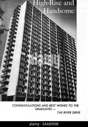 Das Northrop Collegiate Yearbook 1963, Tatler 63, zeigt Schüler, Lehrer, Sportteams, Clubs und Veranstaltungen aus dem akademischen Jahr 1962-1963. Die Werbung wurde von den Seiten 133-134 und 153 bis 154 entfernt. Stockfoto