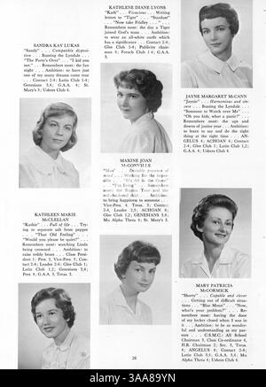 Das Angelus Yearbook von 1960 der Akademie der Heiligen Engel reflektiert die Schüler, Lehrer, Sportmannschaften, Vereine und Veranstaltungen, die das akademische Jahr 1959-1960 geprägt haben. Stockfoto
