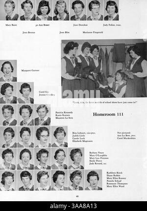 Das Angelus Yearbook 1960 zeigt die Höhepunkte des Schuljahres 1959-1960 der Akademie der Heiligen Engel mit Schülern, Lehrern, Leichtathletik und außerschulischen Aktivitäten. Stockfoto