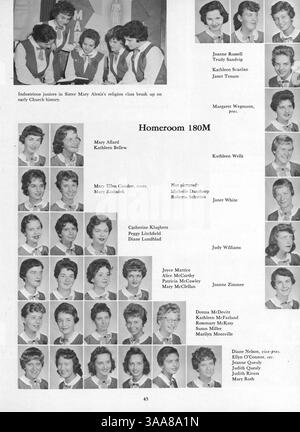 Das Angelus Yearbook 1960 der Akademie der Heiligen Engel dokumentiert die Schüler, Lehrer, Leichtathletik und Vereine, die das Schuljahr 1959-1960 prägten. Stockfoto