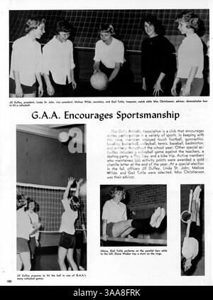 Das Robbinsdale High School Yearbook 1964, „The Robin“, bietet einen umfassenden Überblick über das Schuljahr 1963-1964 und zeigt Schüler, Lehrer, Leichtathletik, Clubs, und andere wichtige Ereignisse in der Schulgemeinschaft. Stockfoto