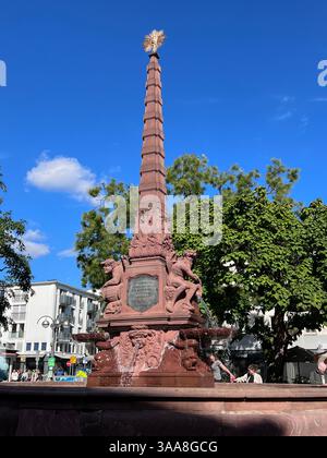 Denkmal-Brunnen Liebfrauenberg im spätbarocken Stil, geschaffen vom Bildhauer Dacerat 1770, Frankfurt am Main, Hessen, Deutschland, 15.09.24 Stockfoto