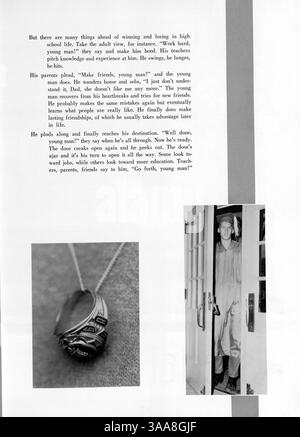 Dieses Jahrbuch 1964 der North High School, Polaris 64, zeigt bedeutende Ereignisse von 1963 bis 1964, darunter Schüler, Lehrer, Vereine, Leichtathletik, und afroamerikanische Geschichte. Stockfoto