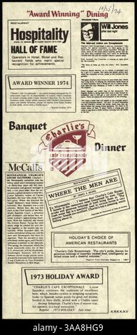 Dieses 1974er-Menü aus Charlie's Cafe Exceptionale bietet ein Bankettdinner mit Vorspeisen, Suppe, Salat, Hauptgerichten, Beilagen, und Desserts sowie ein Abendbuffet. Stockfoto