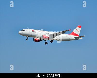 Frankfurt, Hessen, Deutschland - 13. August 2024: Austrian Airlines, Airbus A320-216, OE-LXA Stockfoto