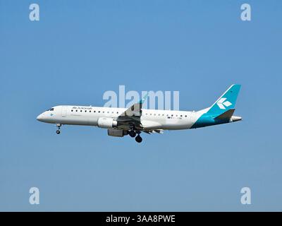 Frankfurt, Hessen, Deutschland - 13. August 2024: Air Dolomiti, Embraer E190LR, I-JENK FRA Airport Stockfoto