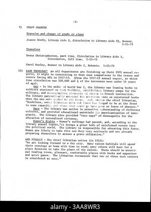 Das offizielle Bulletin 1973 der Minneapolis Public Library ist eine wöchentliche Publikation, die die Mitarbeiter über den Betrieb der Bibliothek, Neuigkeiten und Updates informiert, die für ihre Arbeit relevant sind. Stockfoto