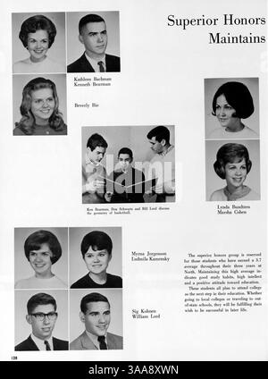 Dieses Jahrbuch 64 von der North High School 1964 ist ein Buch über die Schüler, Vereine, Leichtathletik, Lehrer und die afroamerikanische Geschichte des Schuljahres 1963-1964. Stockfoto
