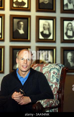AKTE 2004 -- Bruder Craig Franz, Montag, 27. Dezember 2004, ist scheidender Präsident des St. Mary's College in Moraga, Kalifornien (Joanna Jhanda/Contra Costa Times) Stockfoto