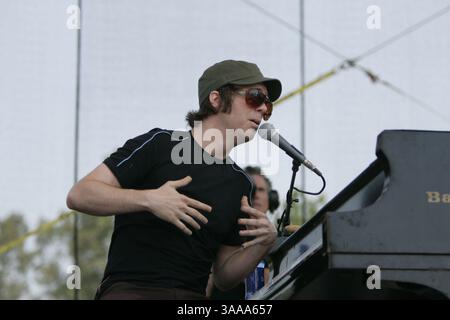 Juni 2006; Manchester, TN, USA; BEN FOLDS tritt beim Bonnaroo Music Festival 2006 auf. Obligatorischer Credit: Foto von Bryan Rinnert/ZUMA Press. (©) Copyright 2006 von Bryan Rinnert Stockfoto