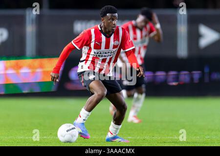 Eindhoven, Niederlande. 31. März 2025. EINDHOVEN, NIEDERLANDE - MÄRZ 31: Isaac Babadi von Jong PSV im Einsatz beim niederländischen Keuken Kampioen Divisie Spiel zwischen Jong PSV und FC den Bosch auf dem PSV Campus de Herdgang am 31. März 2025 in Eindhoven, Niederlande. (Foto von Joris Verwijst/Orange Pictures) Credit: Orange Pics BV/Alamy Live News Stockfoto