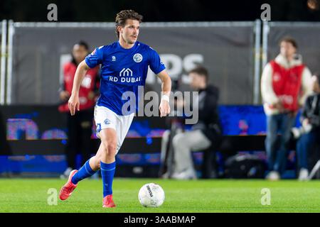 Eindhoven, Niederlande. 31. März 2025. EINDHOVEN, NIEDERLANDE - MÄRZ 31: Mikulas Bakala vom FC den Bosch im Einsatz beim niederländischen Keuken Kampioen Divisie Spiel zwischen Jong PSV und FC den Bosch auf dem PSV Campus de Herdgang am 31. März 2025 in Eindhoven, Niederlande. (Foto von Joris Verwijst/Orange Pictures) Credit: Orange Pics BV/Alamy Live News Stockfoto