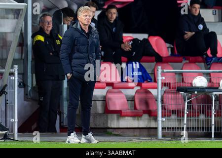 Eindhoven, Niederlande. 31. März 2025. EINDHOVEN, NIEDERLANDE - MÄRZ 31: Trainer Alfons Groenendijk von Jong PSV sieht beim niederländischen Keuken Kampioen Divisie Spiel zwischen Jong PSV und FC den Bosch am PSV Campus de Herdgang am 31. März 2025 in Eindhoven, Niederlande, an. (Foto von Joris Verwijst/Orange Pictures) Credit: Orange Pics BV/Alamy Live News Stockfoto