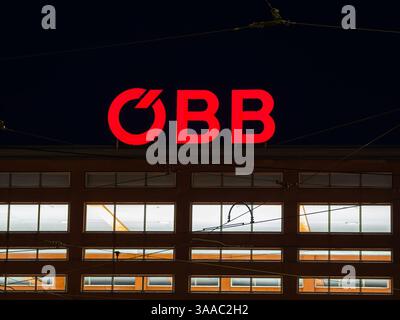 Innsbruck – 20. März 2025: Die OBB (Osterreichische Bundesbahnen) ist die österreichische Bundesbahn Stockfoto