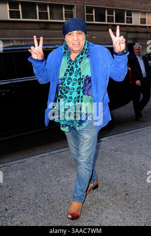 26. Oktober 2015 – New York, NY, USA – STEVEN VAN ZANDT kommt im Buchladen Strand in New York City an. (Foto: © Kristin Callahan/Ace Pictures via ZUMA Press) Stockfoto