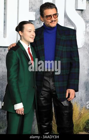 LOS ANGELES - 24. März: Bella Ramsey, Pedro Pascal bei der zweiten Staffel der letzten von uns Premiere im TCL Chinese Theater am 24. März 2025 in Los Angeles, KALIFORNIEN Stockfoto