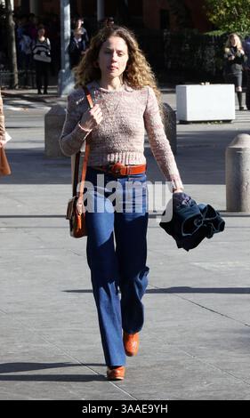 26. Oktober 2015 - New York City, NY, USA - Schauspielerin Margarita Levieva war am 26. Oktober 2015 am Set des neuen Films „The Deuce“ in New York City (Credit Image: © Zelig Shaul/Ace Pictures via ZUMA Press) Stockfoto