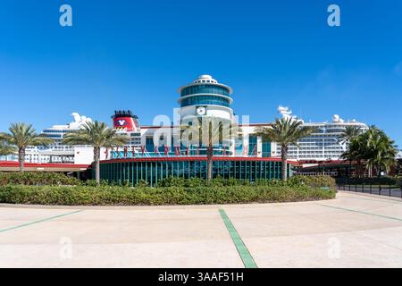 Cape Canaveral, FL, USA - 15. Januar 2022: Disney Cruise Line Port Canaveral Terminal in Florida, USA. Stockfoto