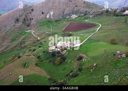 Sizilien grüne Hügellandschaft Stockfoto