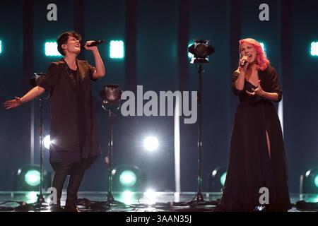 12. Mai 2018 – Lissabon, Portugal – die portugiesische Sängerin Claudia Pascoal tritt am 12. Mai 2018 beim Grand Final des Eurovision Song Contest 2018 in der Altice Arena in Lissabon auf. (Foto: © Pedro Fiuza Via ZUMA Wire) Stockfoto