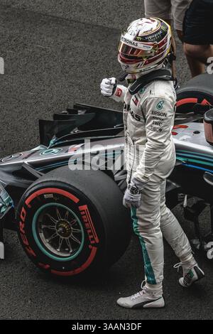 12. Mai 2018 – Barcelona, Katalonien, Spanien – LEWIS HAMILTON (GBR) feiert nach der Pole-Position für den spanischen GP auf dem Circuit de Barcelona – Katalonien (Foto: © Matthias Oesterle Via ZUMA Wire) Stockfoto