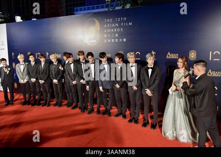 17. März 2018 - Macao, SAR MACAO, China - MACAO, SAR MACAO, CHINA:17. März 2018.12. Asiatischer Film-Preis 2018, im venezianischen Theater im Venetian Hotel Macao..12 Stück koreanische Boyband Boyz auf dem roten Teppich vor ihrem Auftritt während der Preisverleihung (Credit Image: © Jayne Russell Via ZUMA Wire) Stockfoto