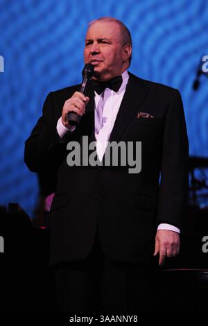 5. Januar 2008 - Hollywood, Florida, Vereinigte Staaten von Amerika - HOLLYWOOD, FL - 05. JANUAR: Frank Sinatra Jr tritt am 5. Januar 2008 im Seminole Hard Rock Hotel & Casino in Hollywood, Florida auf...Leute: Frank Sinatra Jr. (Credit Image: © Storms Media Group/SMG via ZUMA Wire) Stockfoto