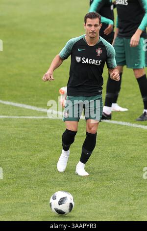 30. Mai 2018 - Oeiras, Portugal - Portugals Verteidiger Cedric in Aktion während eines Trainings im Trainingslager Cidade do Futebol (Fußballstadt) in Oeiras, am 30. Mai 2018, vor den Vorbereitungsspielen der FIFA-Weltmeisterschaft Russland 2018 gegen Belgien und Algerien.......... Während des portugiesischen Fußballspiels Sporting CP gegen Vitoria Guimaraes im Alvadade-Stadion in Lissabon am 5. März 2017. Foto: Pedro Fiuzaduring beim portugiesischen Cup-Finale am 20. Mai 2015 die CD Aves vs Sporting CP im Jamor-Stadion in Oeiras, am Stadtrand von Lissabon. (Abbildung: © Pedro F Stockfoto