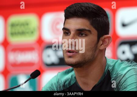 30. Mai 2018 - Oeiras, Portugal - der portugiesische Stürmer Goncalo Guedes nimmt am 30. Mai 2018 an einer Pressekonferenz Teil, bevor er im Trainingslager Cidade do Futebol (Fußballstadt) in Oeiras, am Stadtrand von Lissabon, vor den Vorbereitungsspielen der FIFA-Weltmeisterschaft Russland 2018 gegen Belgien und Algerien zu einem Trainingslager ausgetragen wird........... Während des portugiesischen Fußballspiels Sporting CP gegen Vitoria Guimaraes im Alvadade-Stadion in Lissabon am 5. März 2017. Foto: Pedro Fiuzaduring beim portugiesischen Cup-Finale am 20. Mai 2015 die CD Aves vs Sporting CP im Jamor-Stadion in Oeiras, am Stadtrand von Lissabon. Stockfoto