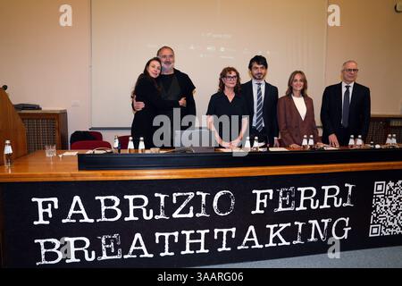 Mailand, Italien. April 2025. Präsentation von Fabrizio Ferris Installation Breathing with Susan Sarandon für die Mailänder Kunstwoche im Naturhistorischen Museum Credit: Independent Photo Agency/Alamy Live News Stockfoto