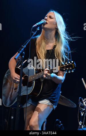 6. August 2016 - West Palm Beach, Florida, Vereinigte Staaten von Amerika - WEST PALM BEACH, FL - 06. AUGUST: Holly Williams tritt am 6. August 2016 im Perfect Vodka Amphitheater in West Palm Beach, Florida auf...People: Holly Williams..T (Kreditbild: © Storms Media Group/SMG Via ZUMA Wire) Stockfoto