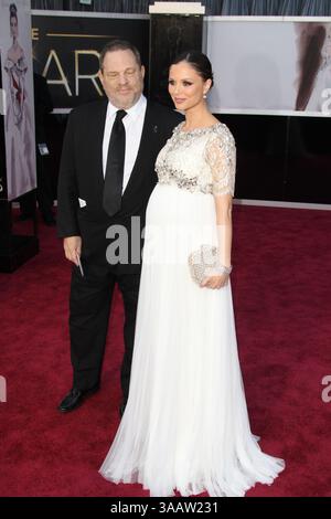 HOLLYWOOD, KALIFORNIEN - 24. FEBRUAR: Harvey Weinstein Georgina Chapman kommt am 24. Februar 2013 zu den Oscars im Hollywood & Highland Center in Hollywood, Kalifornien. ..Leute: Harvey Weinstein Georgina Chapman..Übertragung Ref: MNC1..muss anrufen, wenn interessiert. Michael Stürmt. Storms Media Group Inc..305-632-3400-Cell.MikeStorm@aol.com (Kreditbild: © SMG via ZUMA Wire) Stockfoto