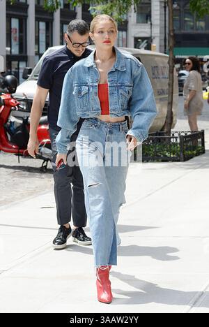 NEW YORK, New YORK - 29. JUNI: Gigi Hadid wurde am 29. Juni 2017 in Manhattan gezeigt... People: Gigi Hadid. (Kreditbild: © SMG via ZUMA Wire) Stockfoto