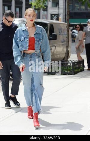 NEW YORK, New YORK - 29. JUNI: Gigi Hadid wurde am 29. Juni 2017 in Manhattan gezeigt... People: Gigi Hadid. (Kreditbild: © SMG via ZUMA Wire) Stockfoto