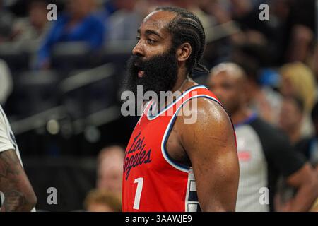 Orlando, Florida, USA, 31. März 2025, die Los Angeles Clippers bewachen James Harden #1 im Kia Center. (Foto: Marty Jean-Louis/Alamy Live News Stockfoto