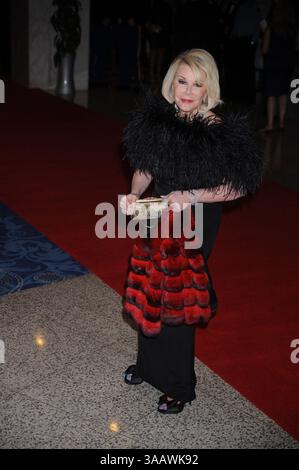 WASHINGTON, D.C. - APRIL 30: Joan Rivers beim 2011 White House Correspondents' Association Dinner im Washington Hilton am 30. April 2011 in Washington, D.C. People: Joan Rivers. (Kreditbild: © SMG via ZUMA Wire) Stockfoto