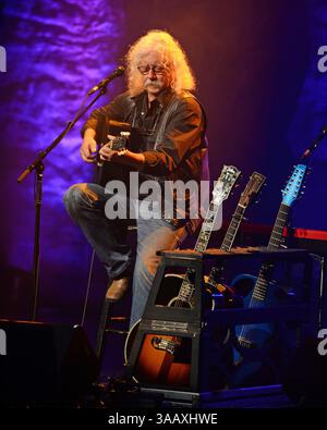 4. Februar 2017 - Fort Lauderdale, Florida, Vereinigte Staaten von Amerika - FORT LAUDERDALE, FL - 04. FEBRUAR: Arlo Guthrie tritt am 4. Februar 2017 im Parker Playhouse in Fort Lauderdale, Florida auf. Leute: Arlo Guthrie (Kreditbild: © SMG Via ZUMA Wire) Stockfoto