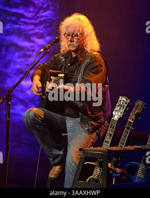 4. Februar 2017 - Fort Lauderdale, Florida, Vereinigte Staaten von Amerika - FORT LAUDERDALE, FL - 04. FEBRUAR: Arlo Guthrie tritt am 4. Februar 2017 im Parker Playhouse in Fort Lauderdale, Florida auf. Leute: Arlo Guthrie (Kreditbild: © SMG Via ZUMA Wire) Stockfoto