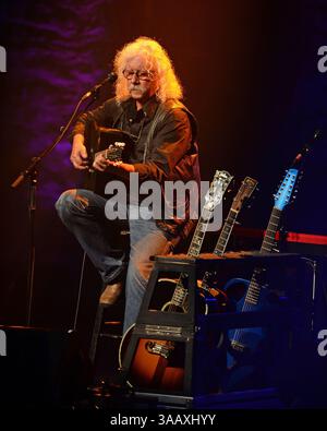 4. Februar 2017 - Fort Lauderdale, Florida, Vereinigte Staaten von Amerika - FORT LAUDERDALE, FL - 04. FEBRUAR: Arlo Guthrie tritt am 4. Februar 2017 im Parker Playhouse in Fort Lauderdale, Florida auf. Leute: Arlo Guthrie (Kreditbild: © SMG Via ZUMA Wire) Stockfoto