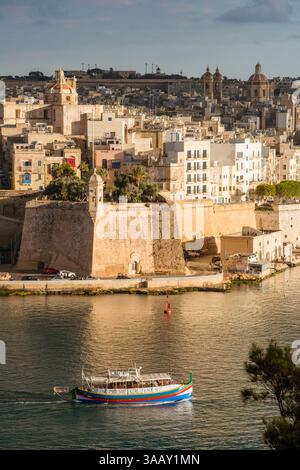 Malta, Valletta, Grand Harbour, Valletta Harbour, Die Drei Städte, Birgu, Vittoriosa, Fort Saint Angelo Stockfoto