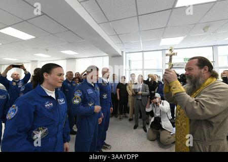 6. Juni 2018 - Baikonur, Kasachstan - am Tag des Starts in den Weltraum mit einem Sojus durchlaufen Astronauten eine Reihe von Traditionen. ESA-Astronaut Alexander Gerst wird am 6. Juni 2018 zusammen mit der NASA-Astronautin Serena Aunon-Chancellor und Roscosmos-Kommandeur Sergei Prokopyev vom Kosmodrom Baikonur in Kasachstan zur Internationalen Raumstation auf der Sojus MS-09 reisen. (Kreditbild: © ESA/ZUMA Wire/ZUMAPRESS.com) Stockfoto
