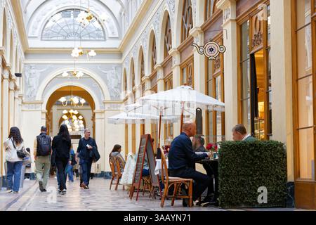Frankreich, Paris, Galerie Vivienne, Café-Terrasse, überdachte Gänge und Galerien von Paris Stockfoto