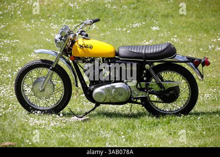 Frankreich; Indre et Loire, Tours, Legend’Motorcycles importiert englische Vintage-Motorräder aus den 60er und 70er Jahren aus den USA, Norton 750 Kommando 1972 Stockfoto