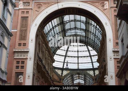 10. September 2017 - Mailand, Lombardei, Italien - Vittorio Emanuele Galerie innen, Mailand, Italien. Die Galleria Vittorio Emanuele II ist eines der ältesten Einkaufszentren der Welt, Mailand, Italien und Europa. (Bild: © Sergi Reboredo via ZUMA Wire) Stockfoto