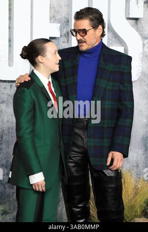 CA. 24. März 2025. Bella Ramsey, Pedro Pascal bei Ankunft zur LETZTEN Premiere der US-Staffel 2, TCL Chinese Theatre, Los Angeles, CA, 24. März, 2025. Quelle: Priscilla Grant/Everett Collection/Alamy Live News Stockfoto